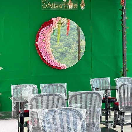 Sattva Cafe And Motel Rishīkesh Zewnętrze zdjęcie