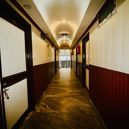 Sattva Cafe And Motel Rishīkesh Zewnętrze zdjęcie