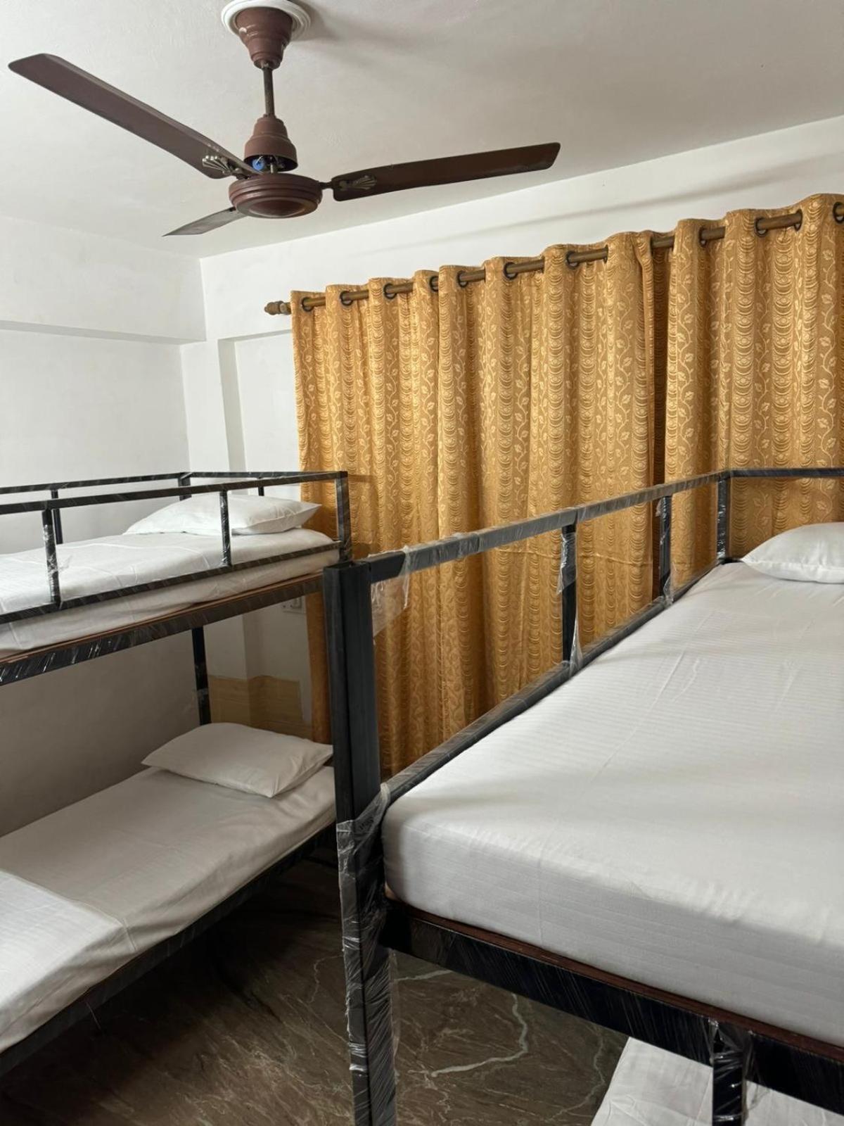 Sattva Cafe And Motel Rishīkesh Zewnętrze zdjęcie