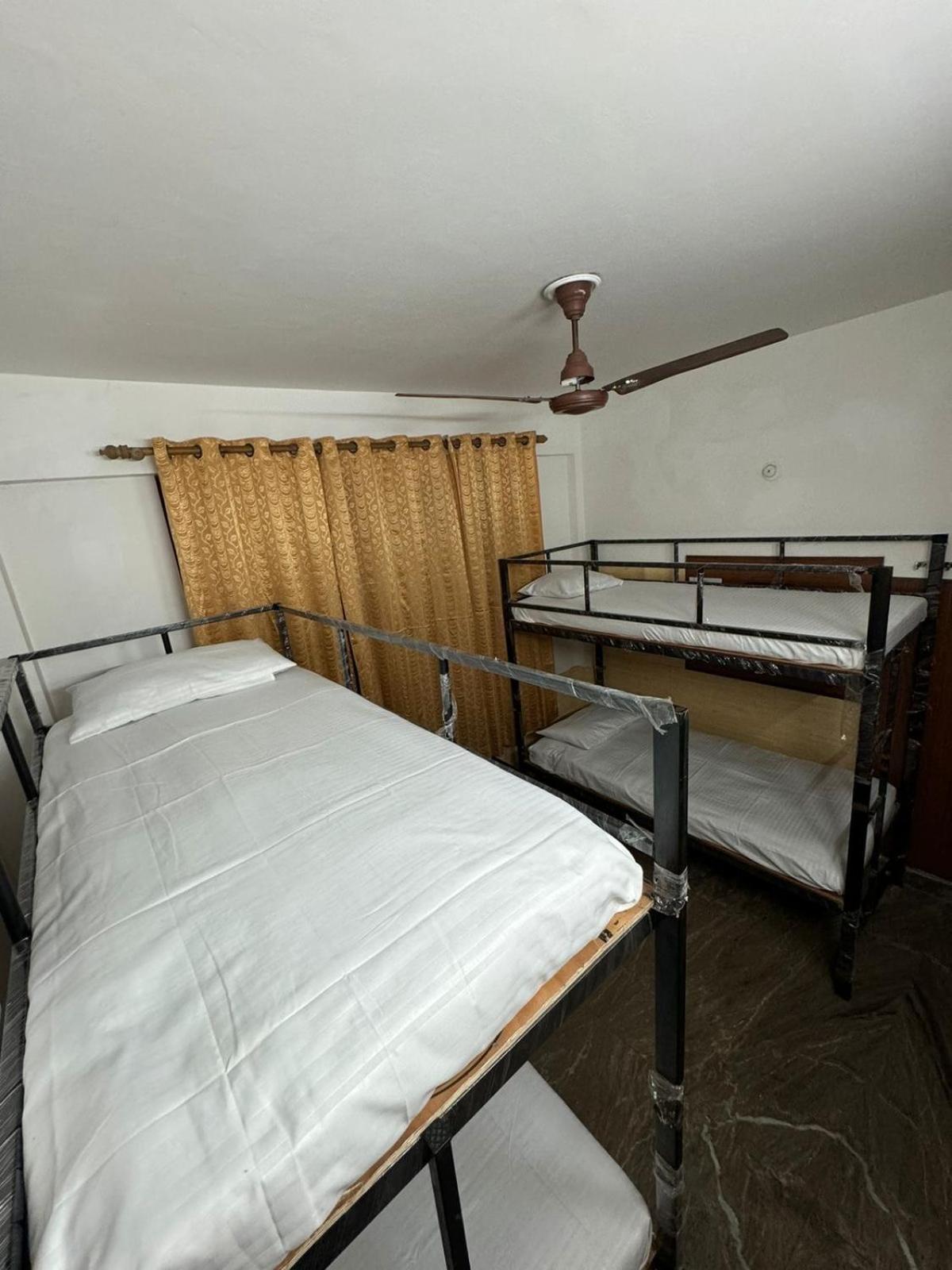 Sattva Cafe And Motel Rishīkesh Zewnętrze zdjęcie